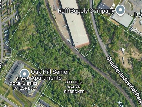 Oak Street, Taylor, PA 18517