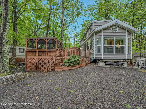 916 Stag Court, Covington Twp, PA 18424