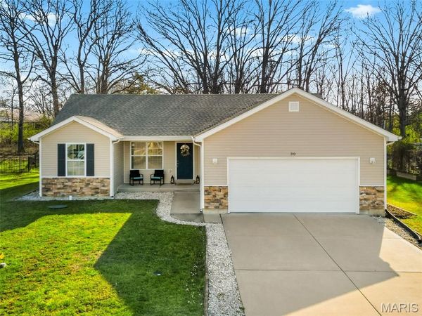 30 Round Table Court, Winfield, MO 63389