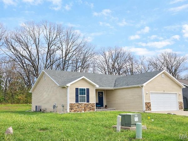 30 Round Table Court, Winfield, MO 63389