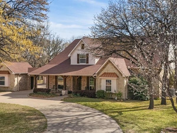 1720 Mistletoe Drive , Flower Mound, TX 75022
