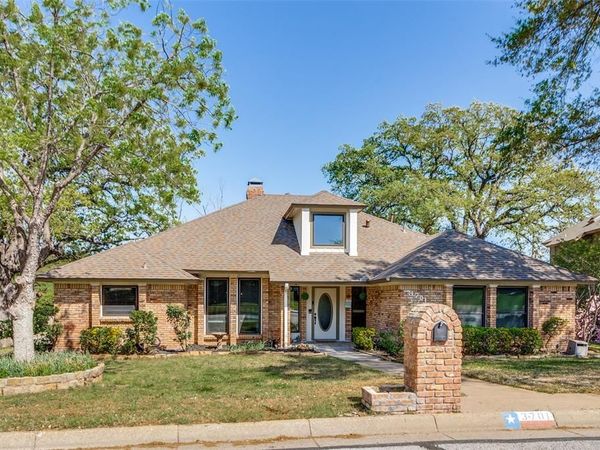 3701 Waycross Court , Arlington, TX 76016