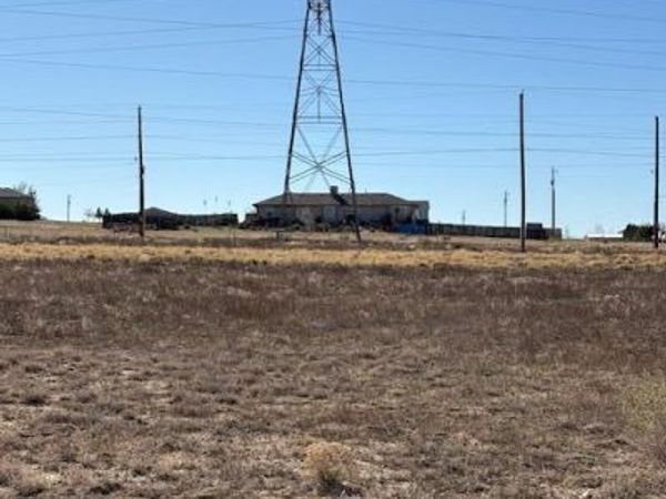 1171 N Kirkwood Dr, Pueblo, CO 81007