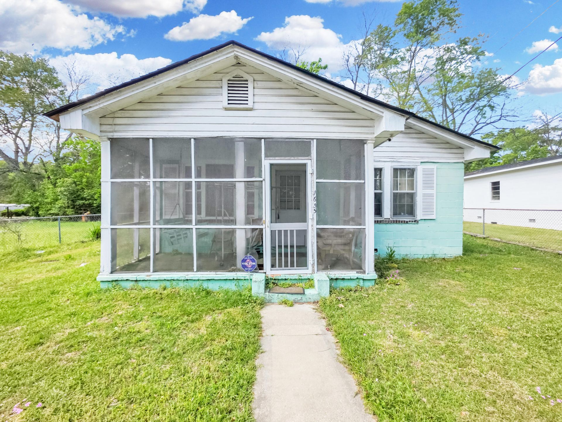 1655 Irvin Street Photo 17