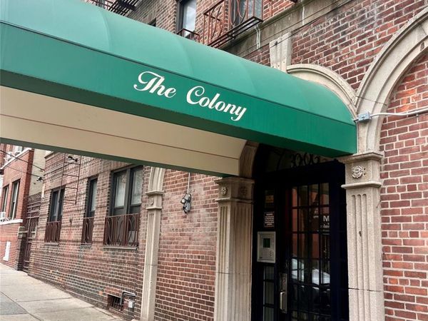 30-06 29th Street, Unit 2R, Astoria, NY 11102