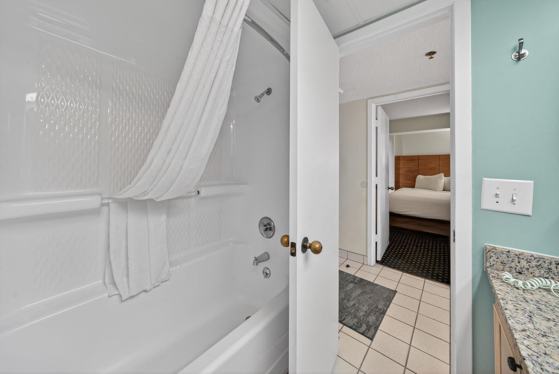 161 Seawatch Dr. Photo 31