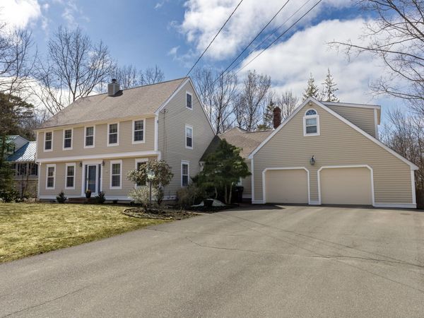 39 Woodland Drive, Bangor, ME 04401