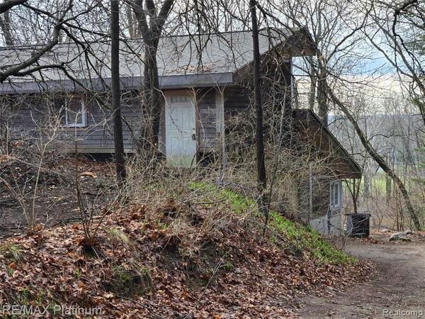 12776 Buno Road, Brighton Twp, MI 48380