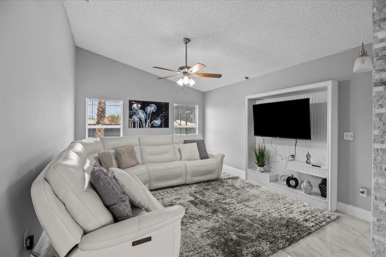 471 NW Sherbrooke Avenue, Port Saint Lucie, FL 34983 Photo