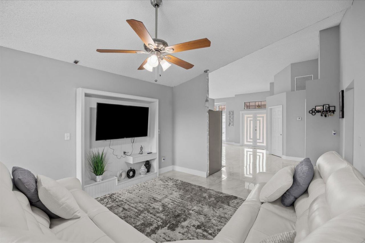 471 NW Sherbrooke Avenue, Port Saint Lucie, FL 34983 Photo