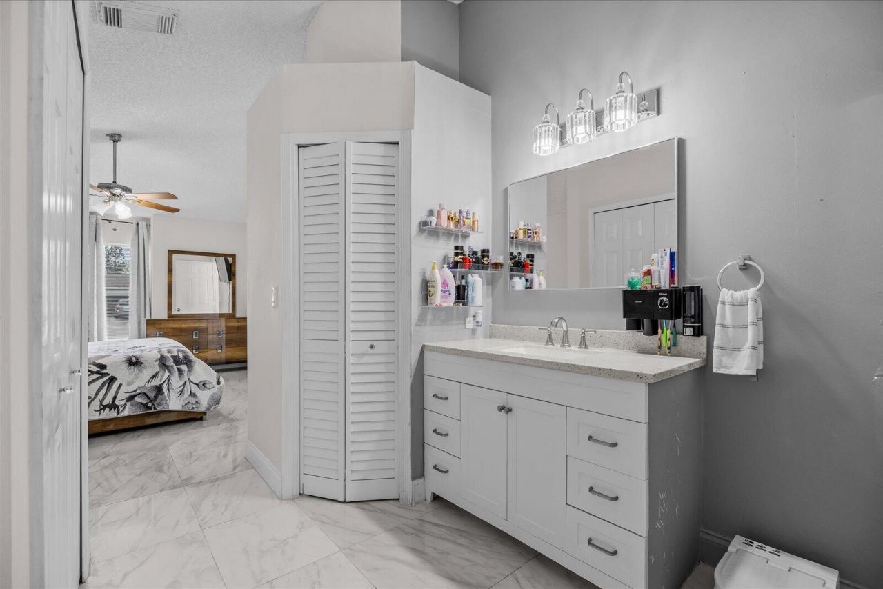 471 NW Sherbrooke Avenue, Port Saint Lucie, FL 34983 Photo