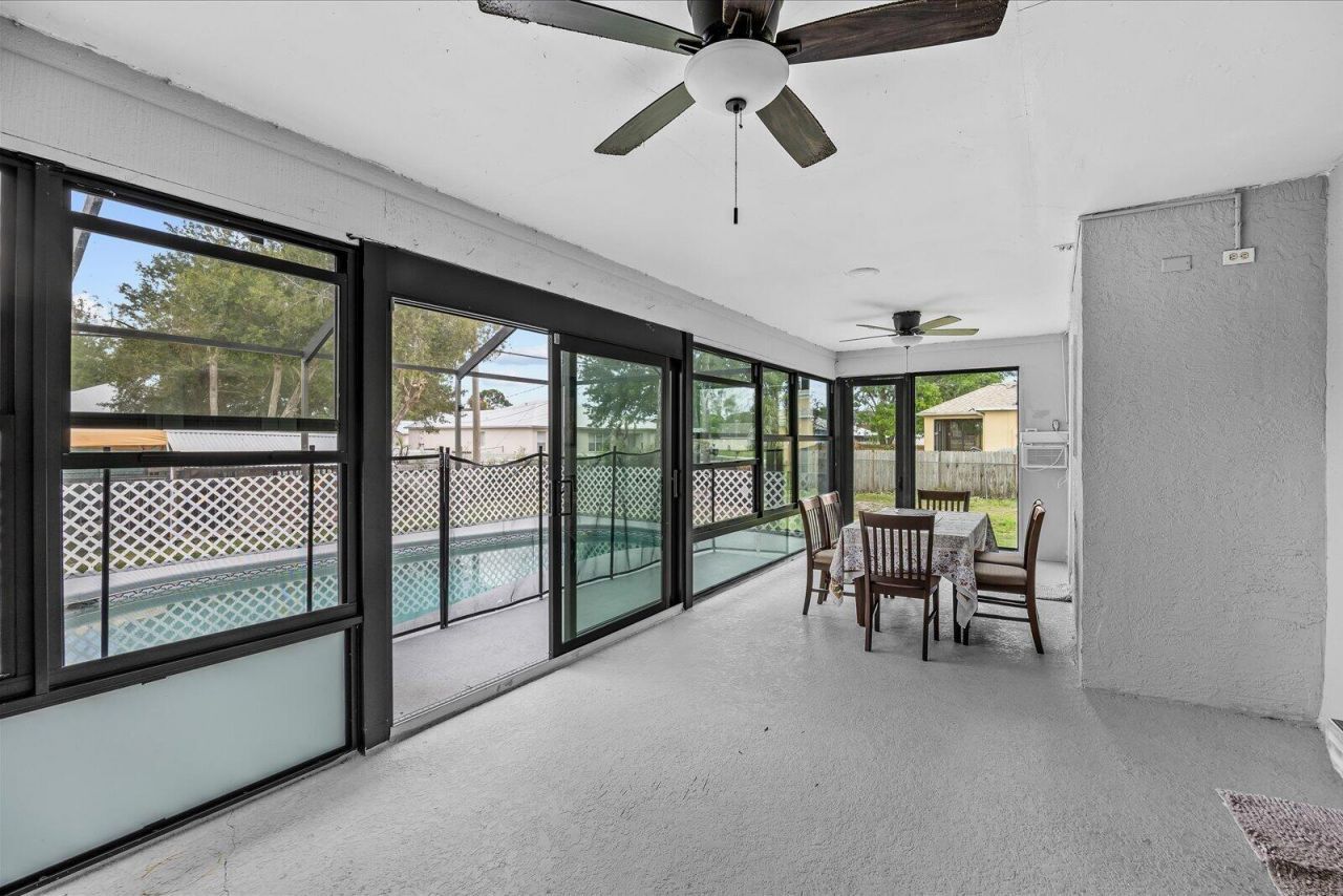 471 NW Sherbrooke Avenue, Port Saint Lucie, FL 34983 Photo