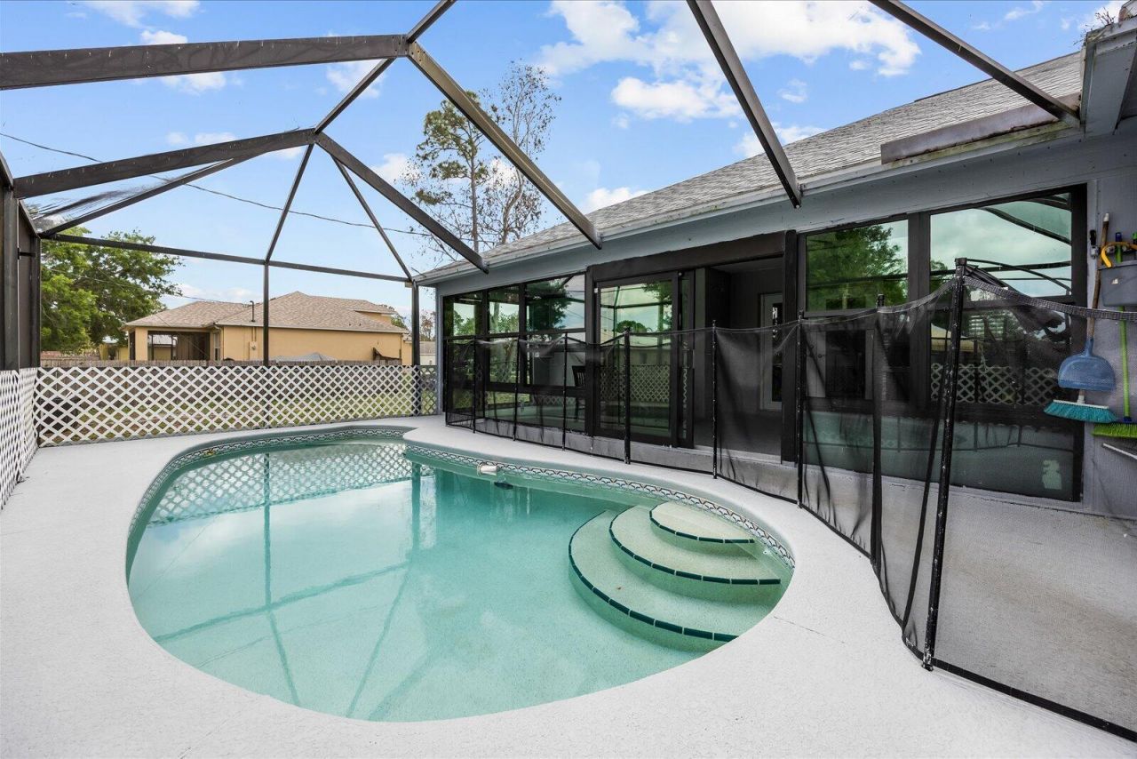 471 NW Sherbrooke Avenue, Port Saint Lucie, FL 34983 Photo