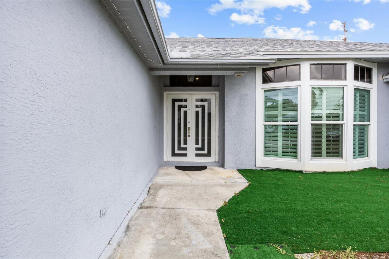 471 NW Sherbrooke Avenue, Port Saint Lucie, FL 34983 Photo