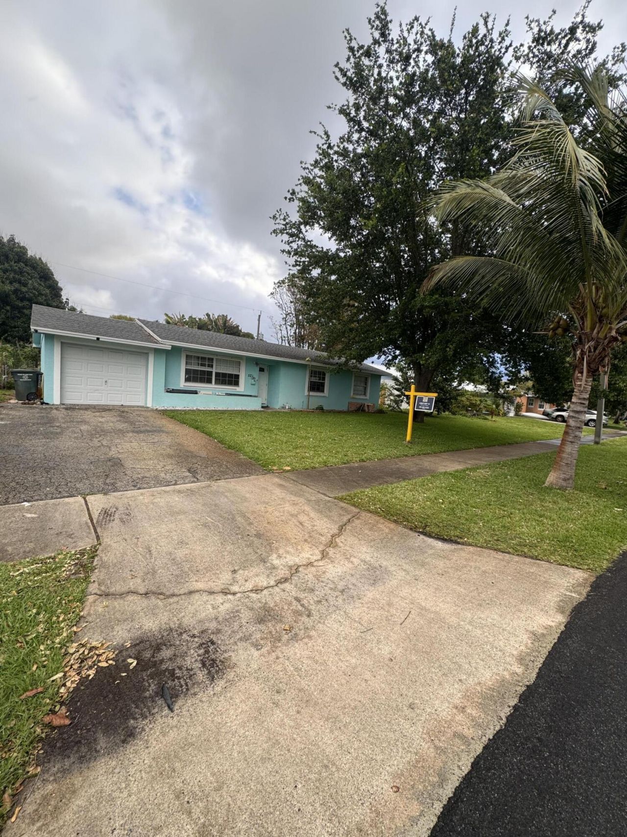 521 E Redwood Drive, Lake Park, FL 33403 Photo