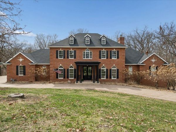 77 Roosevelt Drive, East Dubuque, IA 61025