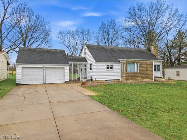 712 Champion Avenue E, Warren, OH 44483