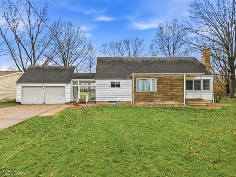 712 Champion Avenue E, Warren, OH 44483 Photo 2