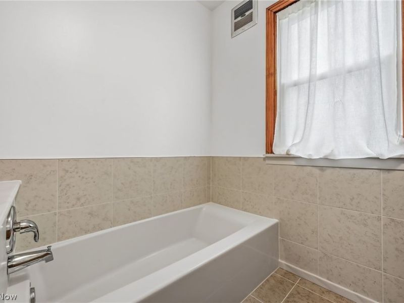 712 Champion Avenue E, Warren, OH 44483 Photo 32