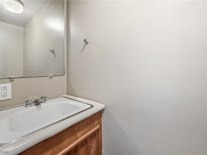 712 Champion Avenue E, Warren, OH 44483 Photo 36