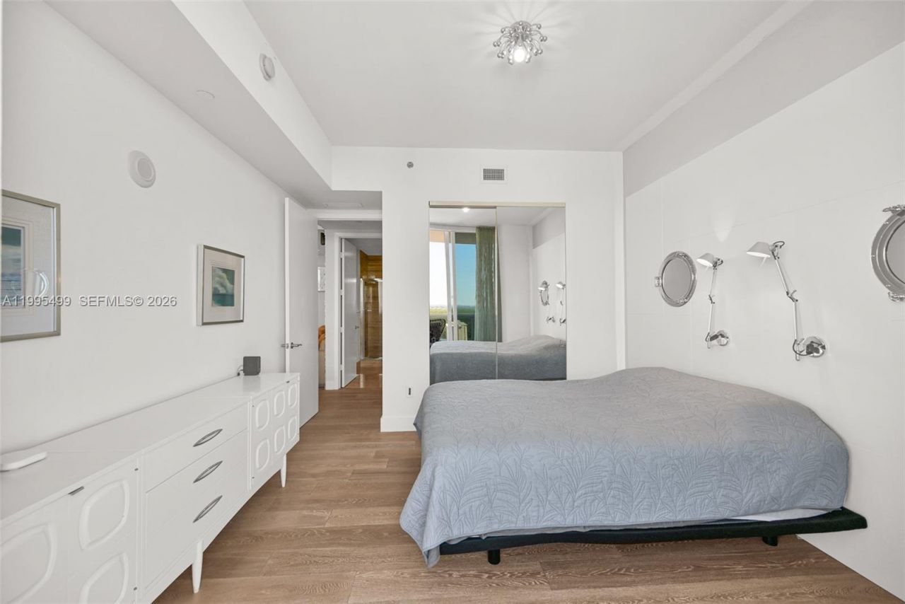 15901 Collins Ave , Unit 2405, Sunny Isles Beach, FL 33160 Photo