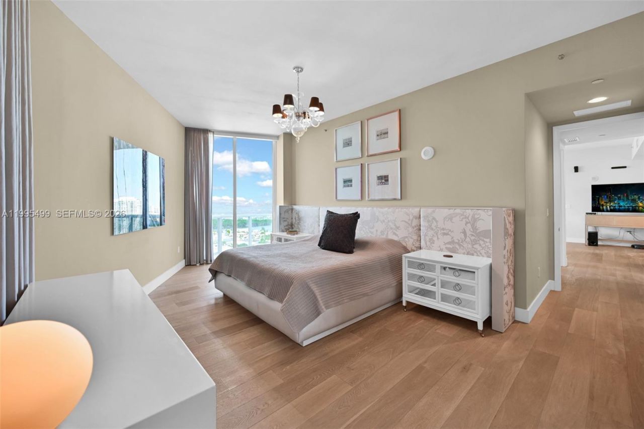 15901 Collins Ave , Unit 2405, Sunny Isles Beach, FL 33160 Photo