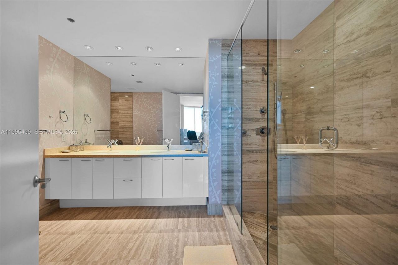 15901 Collins Ave , Unit 2405, Sunny Isles Beach, FL 33160 Photo