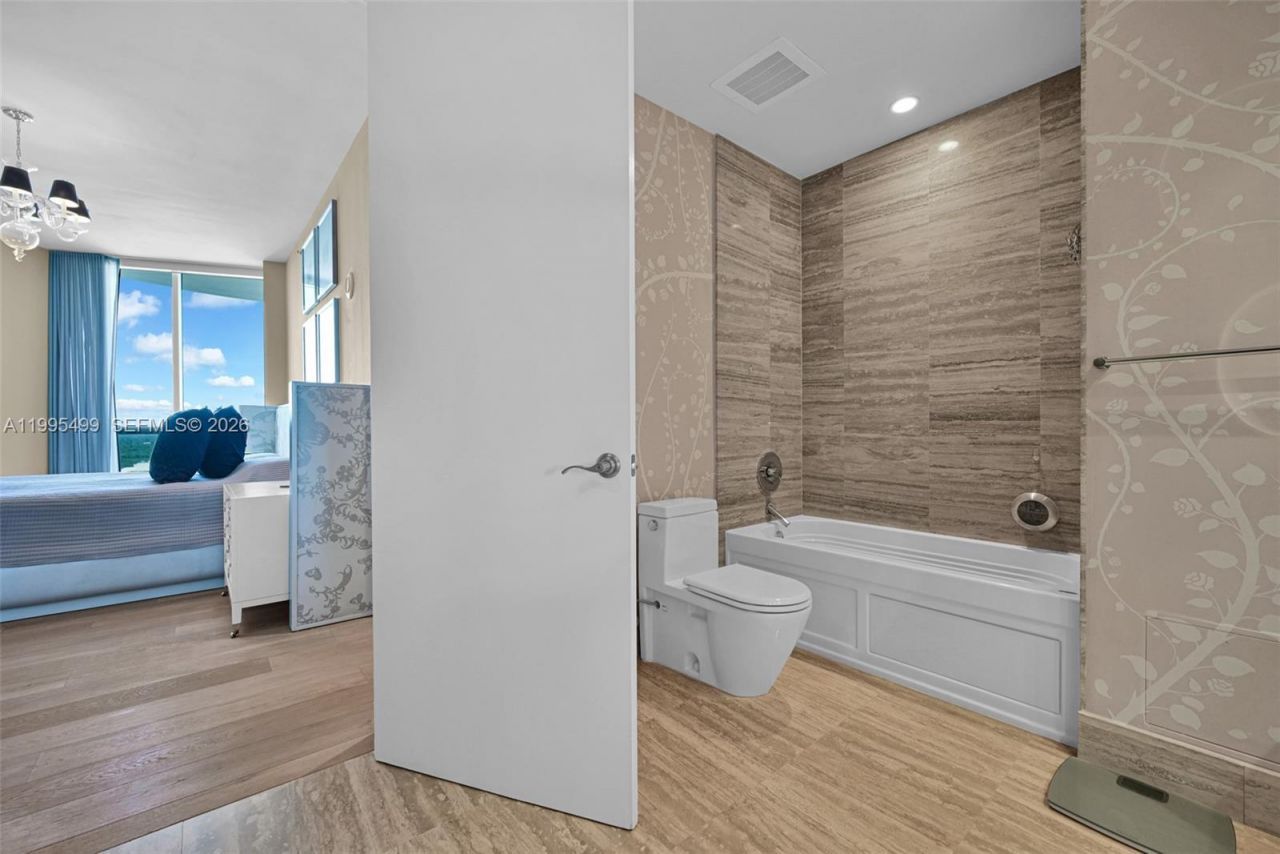 15901 Collins Ave , Unit 2405, Sunny Isles Beach, FL 33160 Photo