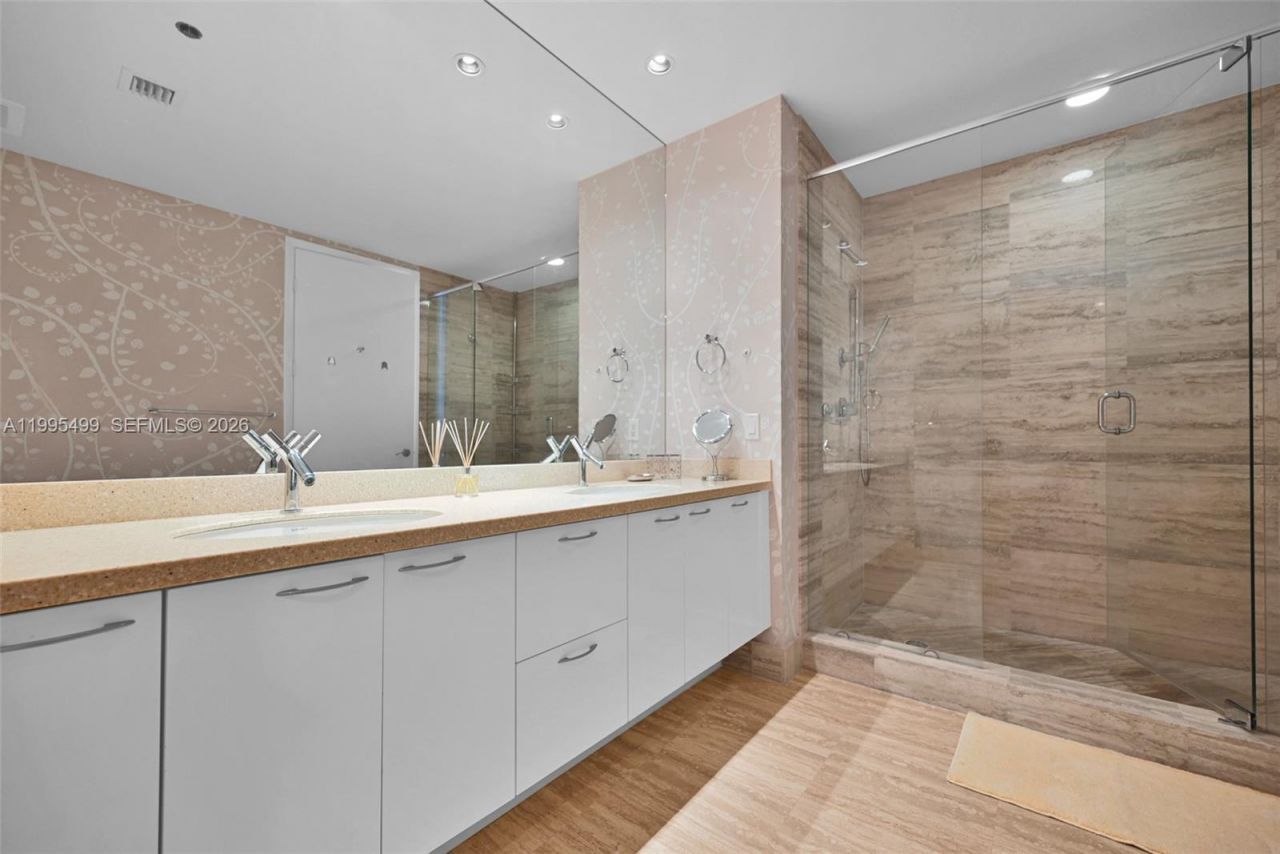 15901 Collins Ave , Unit 2405, Sunny Isles Beach, FL 33160 Photo