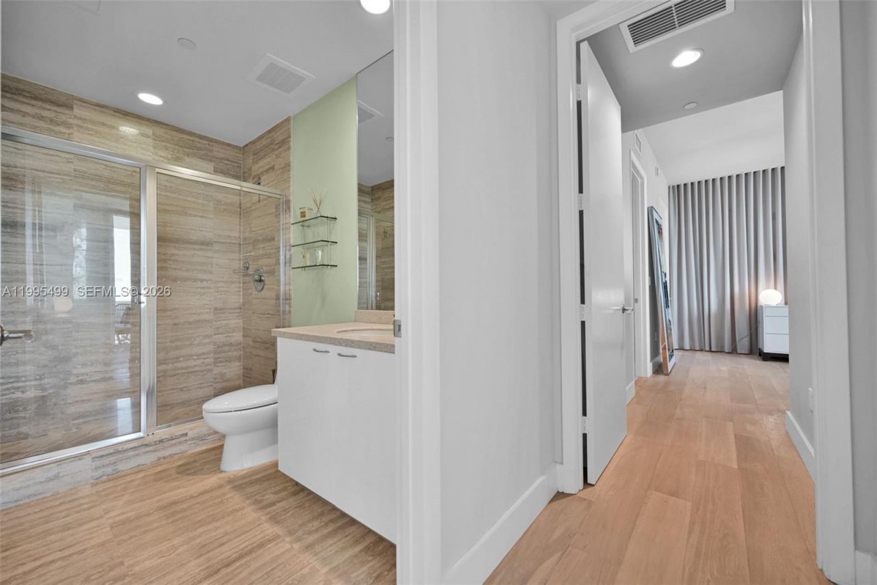 15901 Collins Ave , Unit 2405, Sunny Isles Beach, FL 33160 Photo