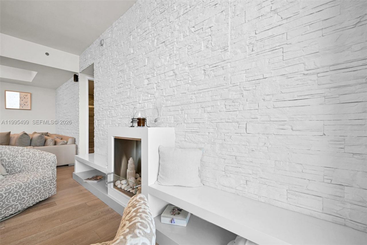 15901 Collins Ave , Unit 2405, Sunny Isles Beach, FL 33160 Photo