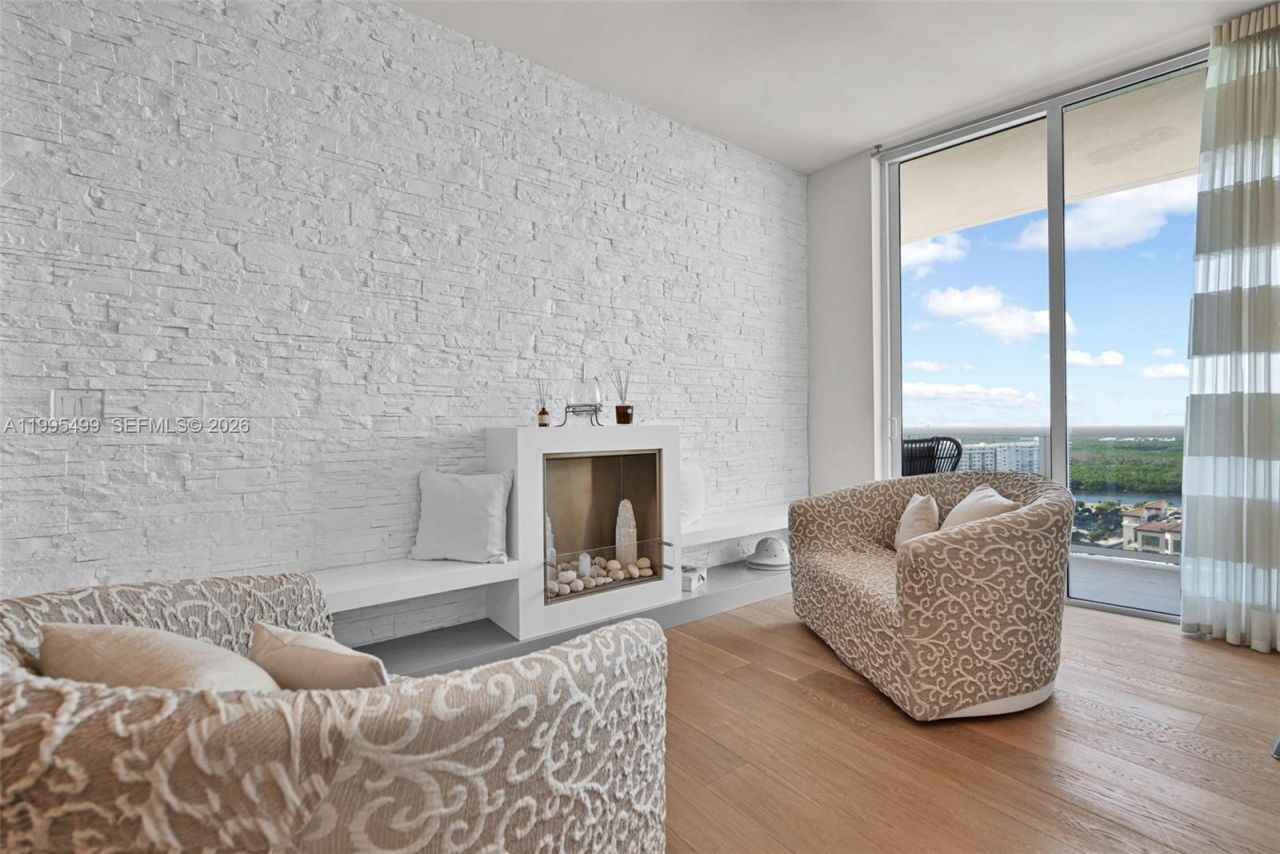 15901 Collins Ave , Unit 2405, Sunny Isles Beach, FL 33160 Photo