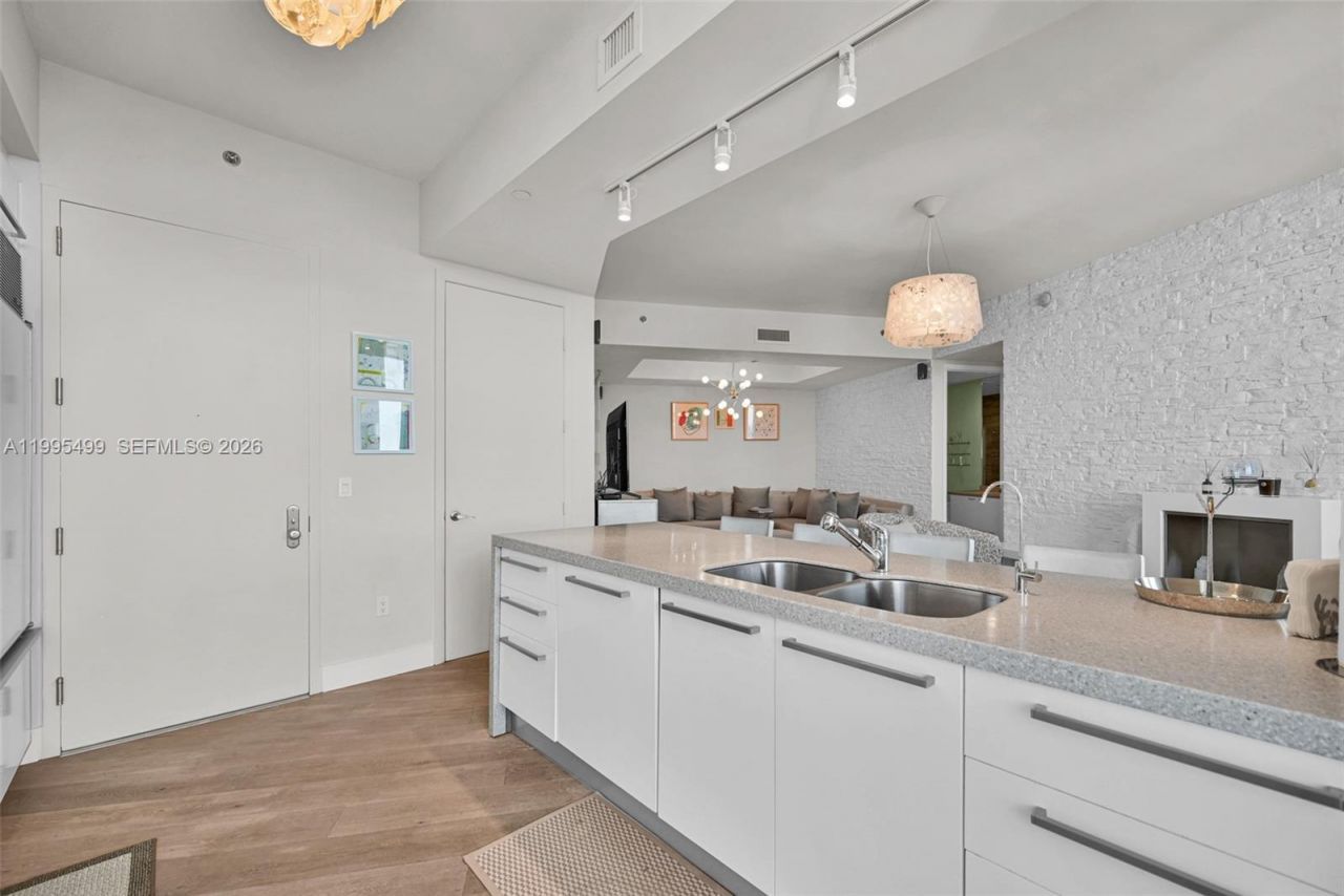 15901 Collins Ave , Unit 2405, Sunny Isles Beach, FL 33160 Photo