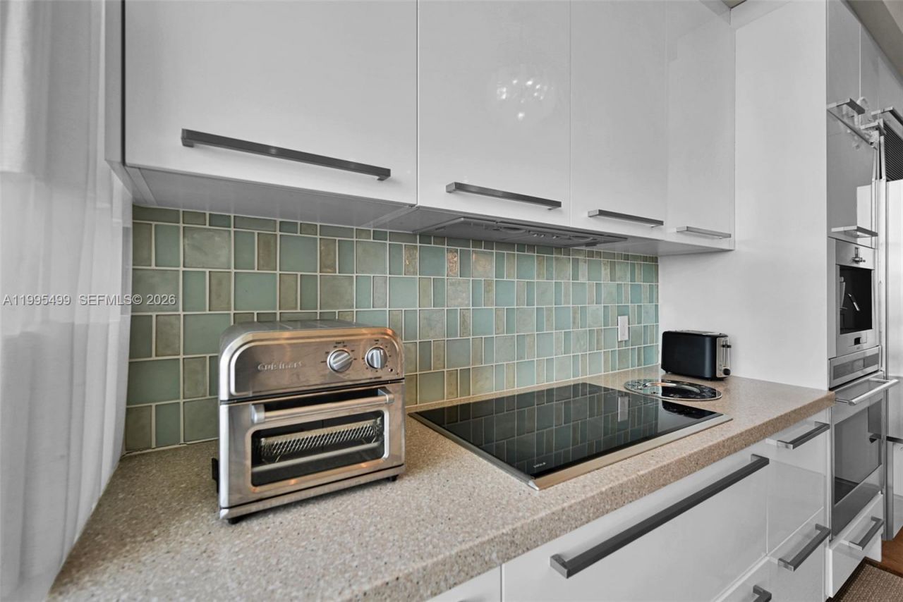 15901 Collins Ave , Unit 2405, Sunny Isles Beach, FL 33160 Photo