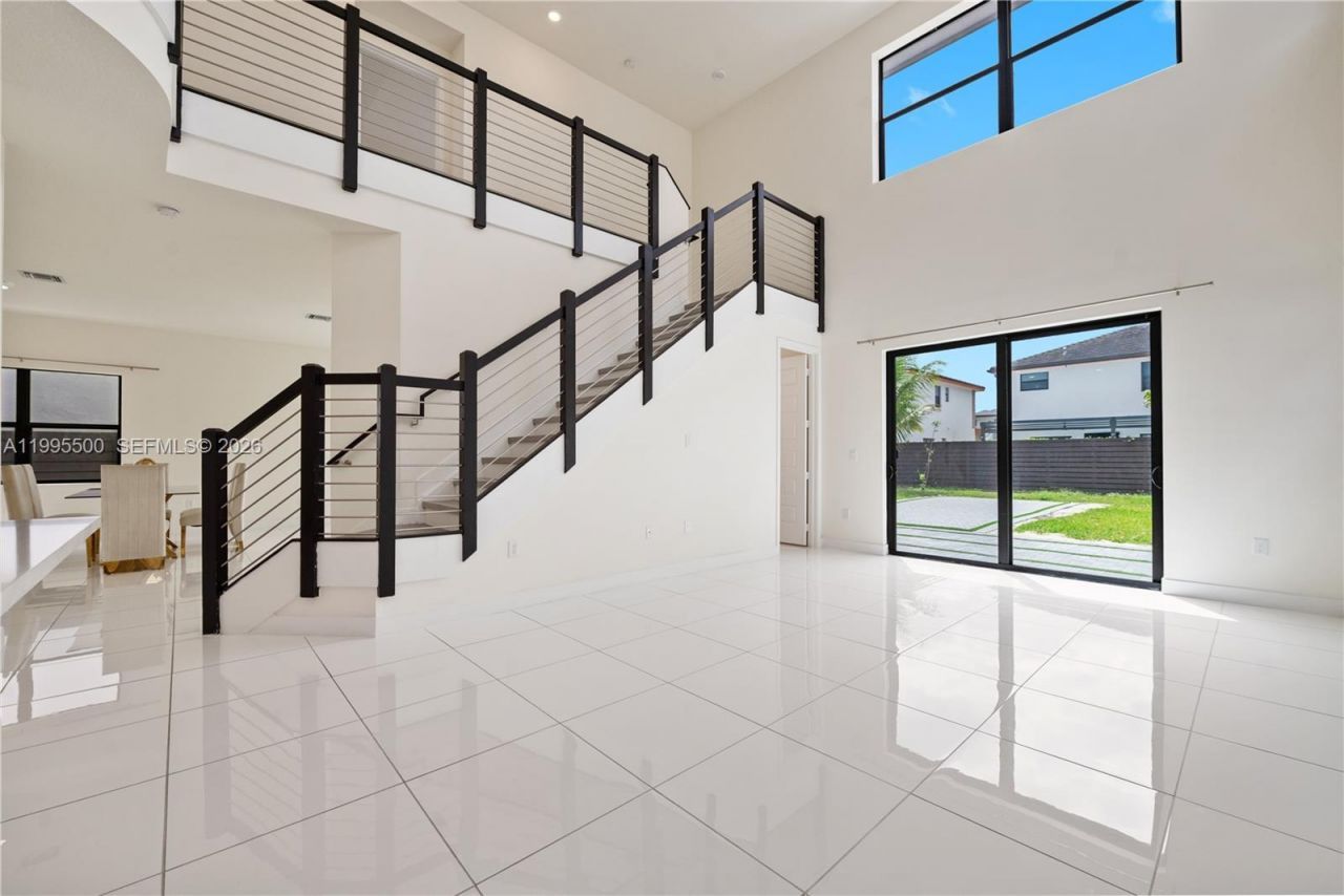 8836 NW 161st Ter , Miami Lakes, FL 33018 Photo