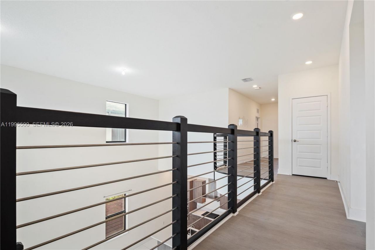 8836 NW 161st Ter , Miami Lakes, FL 33018 Photo