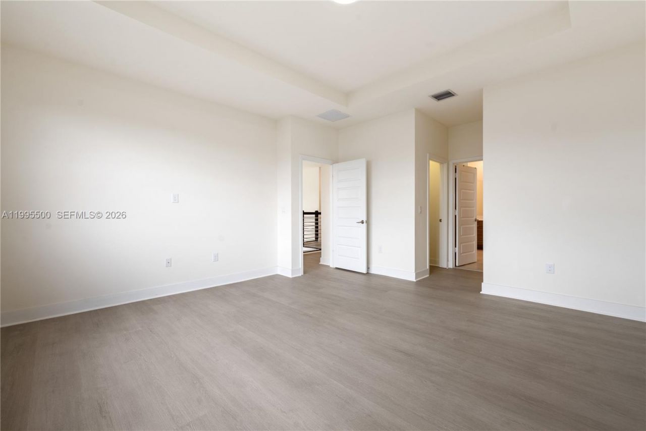 8836 NW 161st Ter , Miami Lakes, FL 33018 Photo