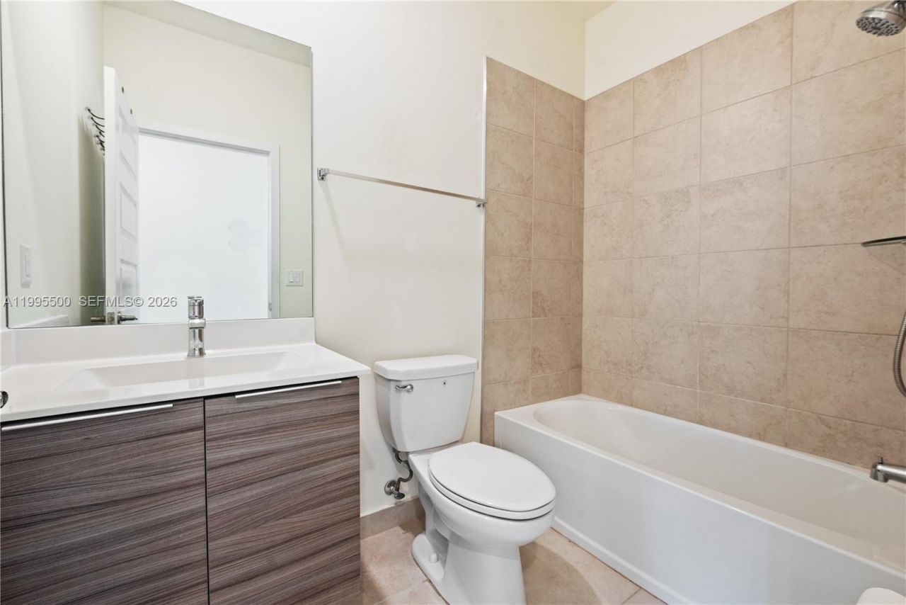 8836 NW 161st Ter , Miami Lakes, FL 33018 Photo