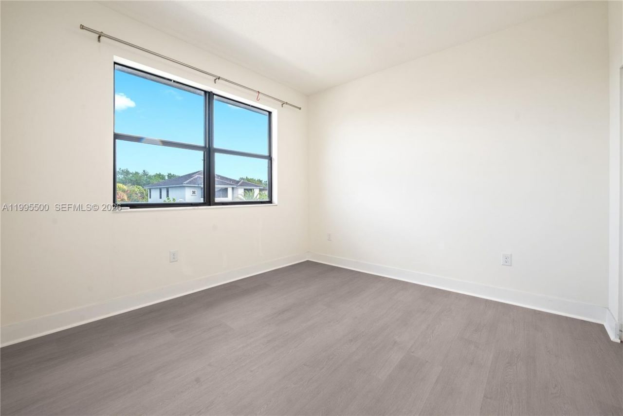 8836 NW 161st Ter , Miami Lakes, FL 33018 Photo