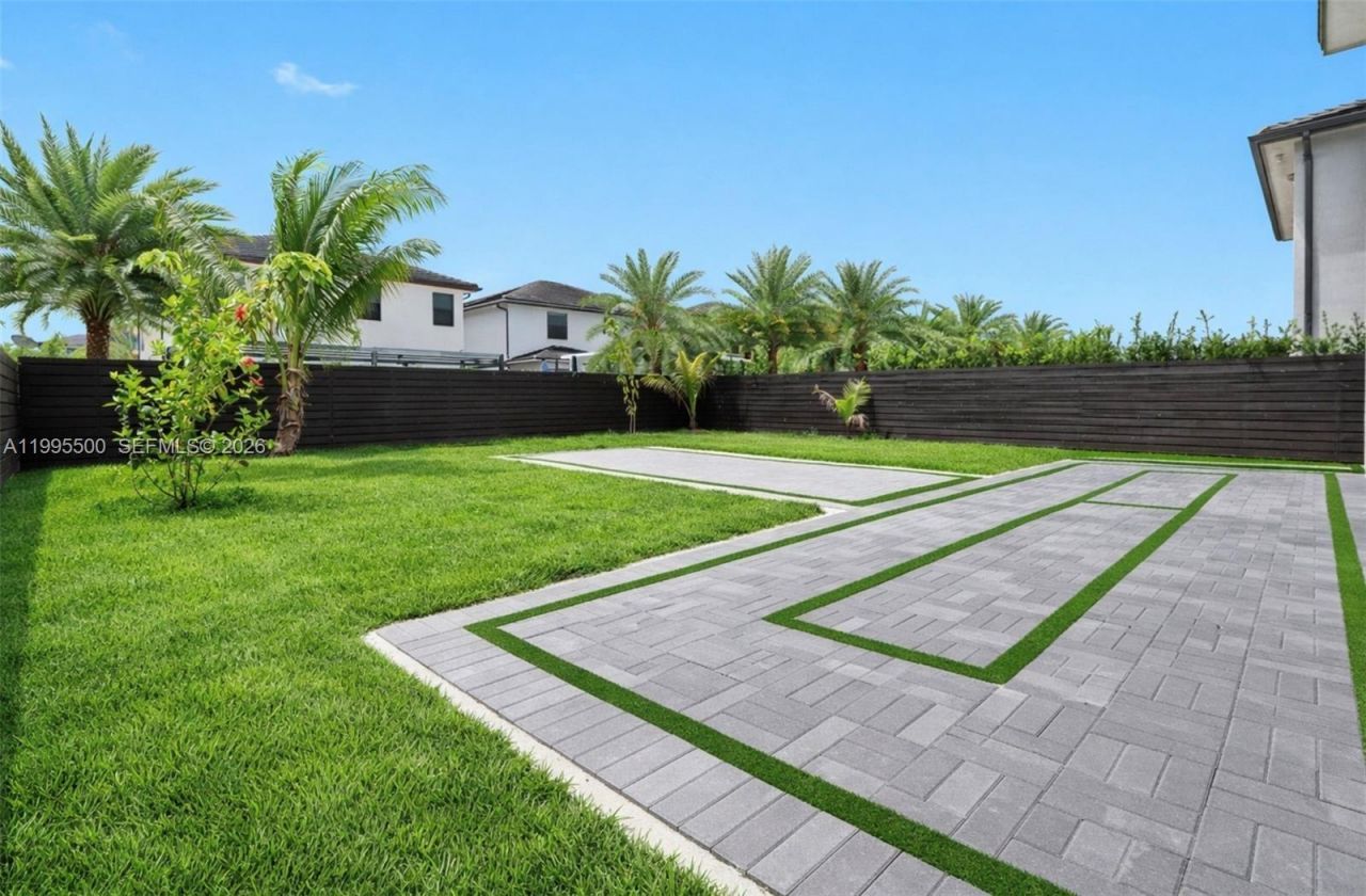 8836 NW 161st Ter , Miami Lakes, FL 33018 Photo