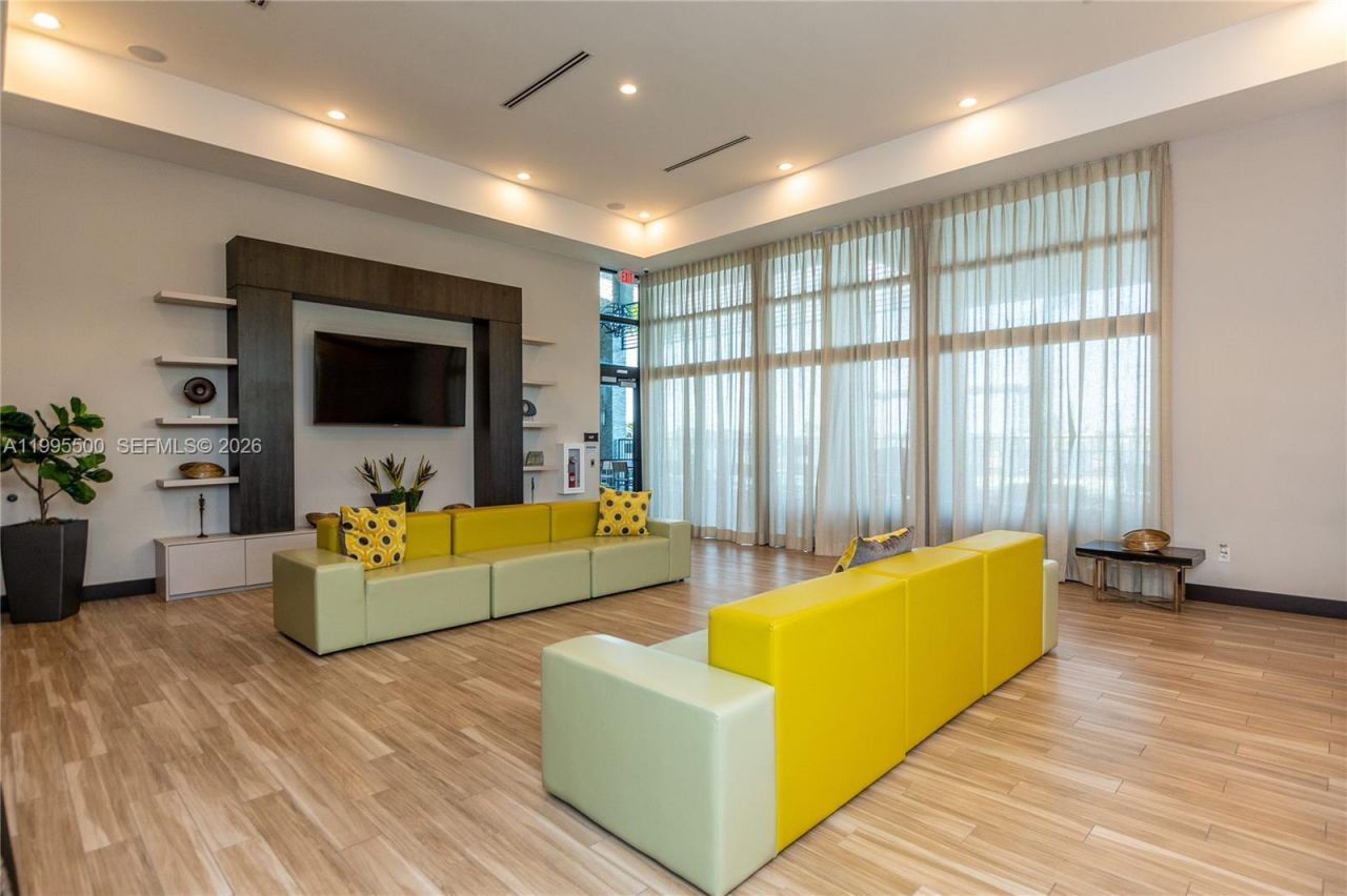 8836 NW 161st Ter , Miami Lakes, FL 33018 Photo