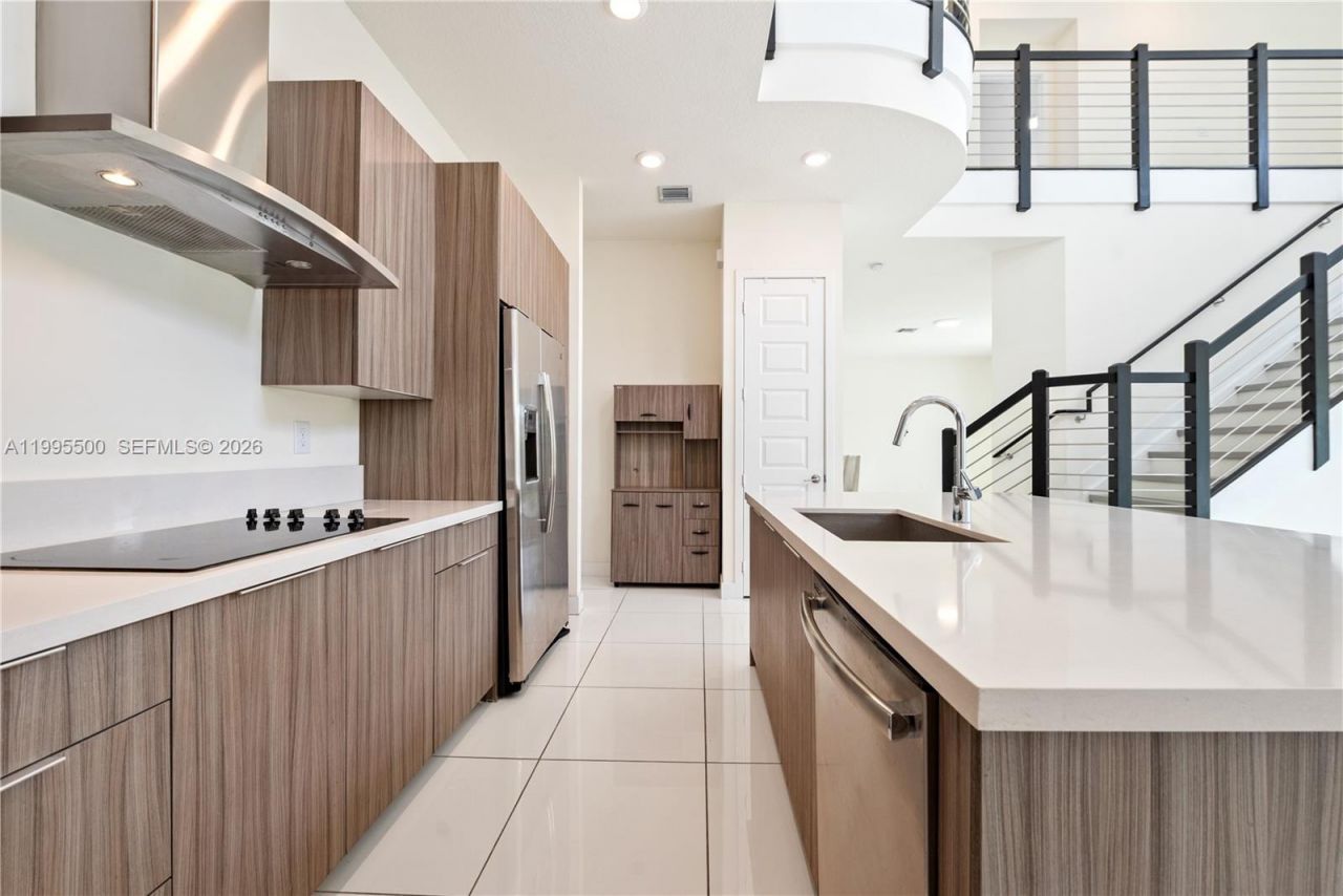 8836 NW 161st Ter , Miami Lakes, FL 33018 Photo