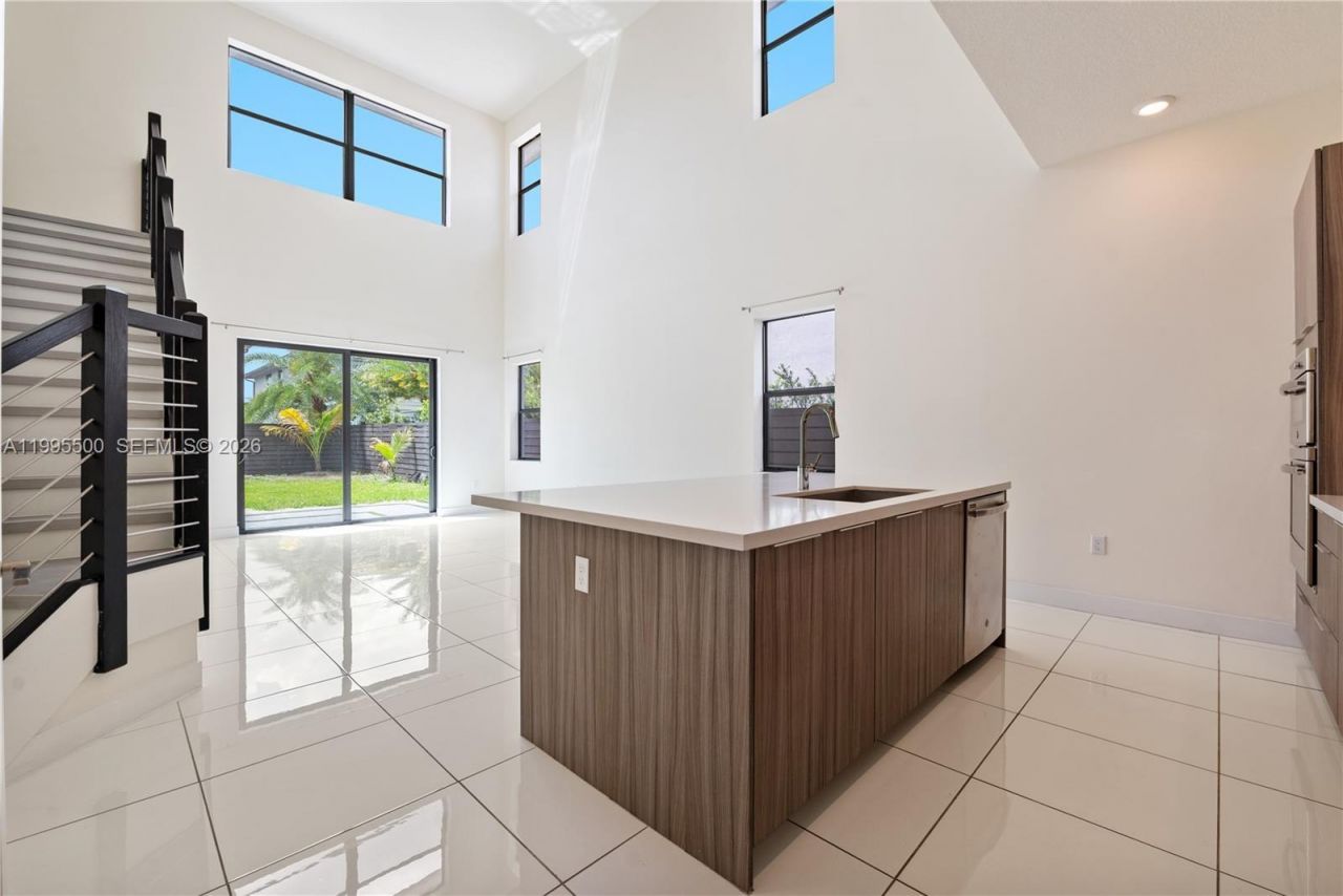 8836 NW 161st Ter , Miami Lakes, FL 33018 Photo