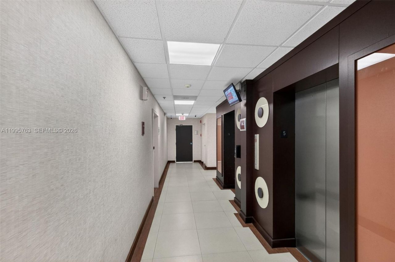 12550 Biscayne Blvd, Unit 501, North Miami, FL 33181 Photo