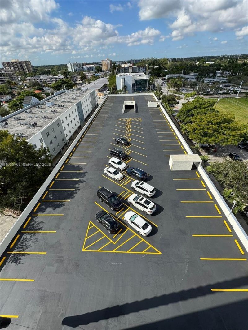 12550 Biscayne Blvd, Unit 501, North Miami, FL 33181 Photo