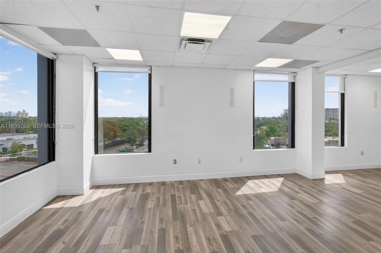 12550 Biscayne Blvd, Unit 501, North Miami, FL 33181 Photo
