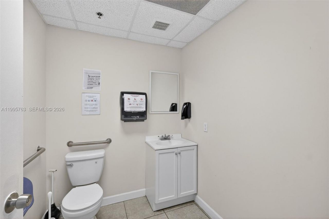 12550 Biscayne Blvd, Unit 501, North Miami, FL 33181 Photo