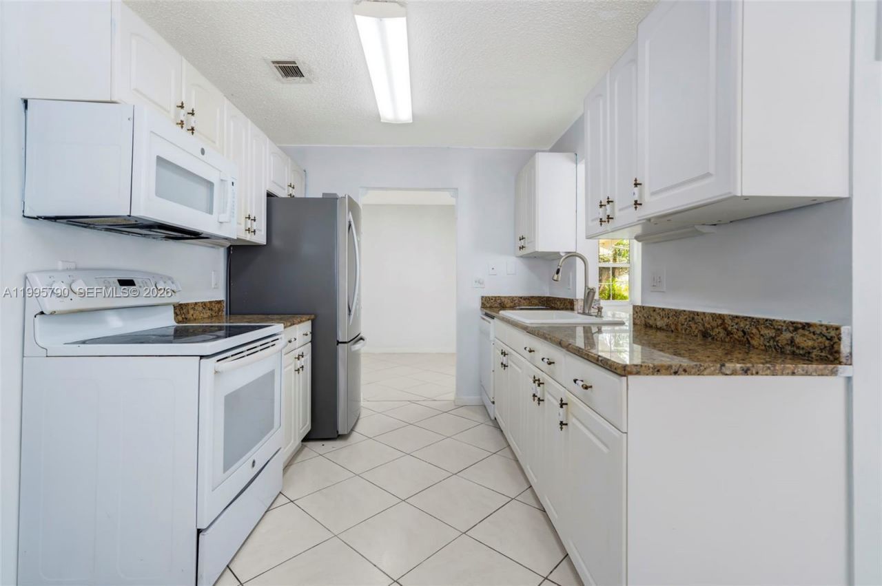 1005 SW 18th St , Boynton Beach, FL 33426 Photo