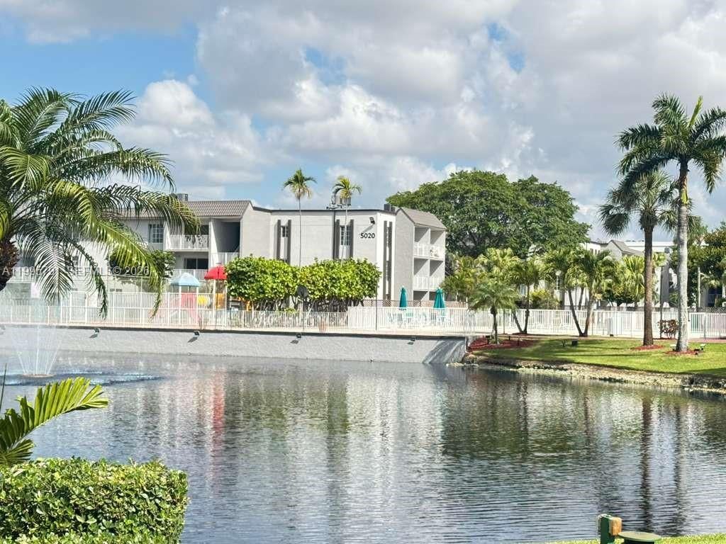 5201 Geneva Way, Unit 113, Doral, FL 33166 Main Photo