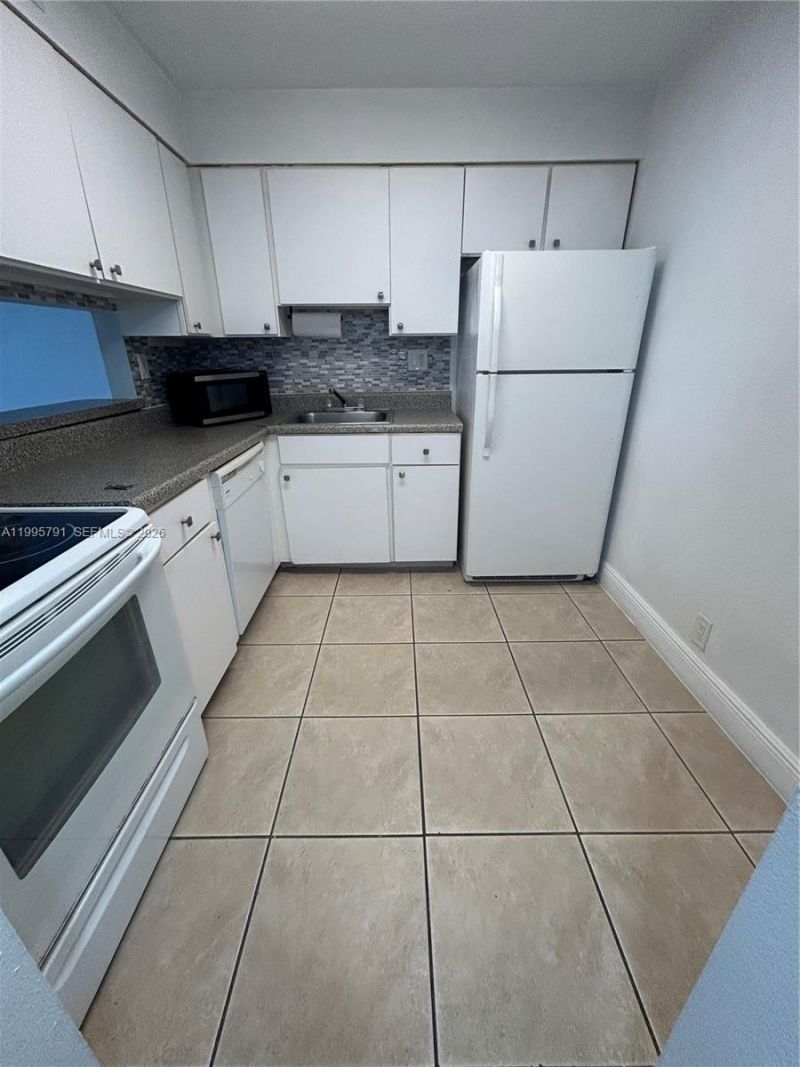5201 Geneva Way, Unit 113, Doral, FL 33166 Photo